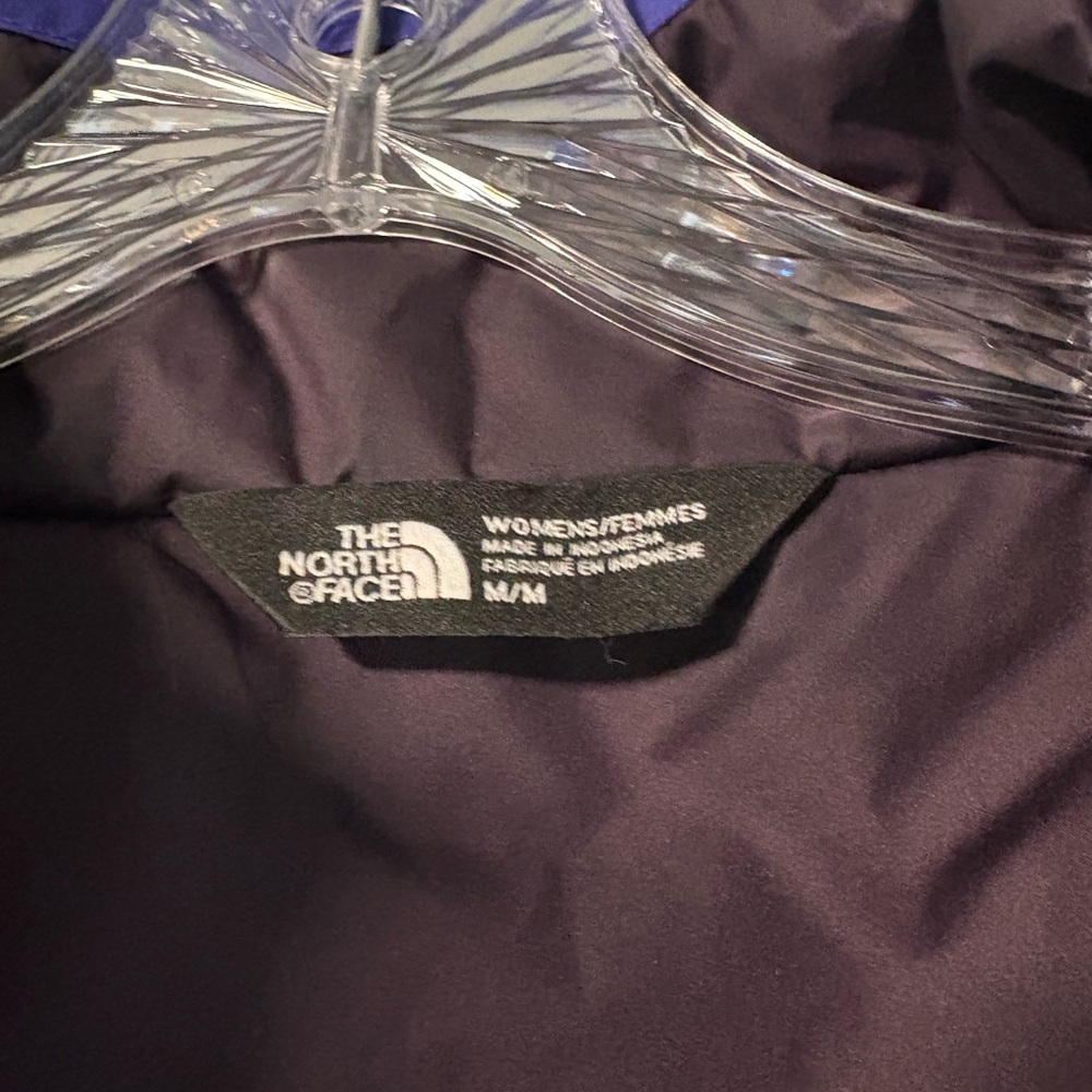 The North Face Violet Women’s Resolve Insulated Jacket - Picture 5 of 8